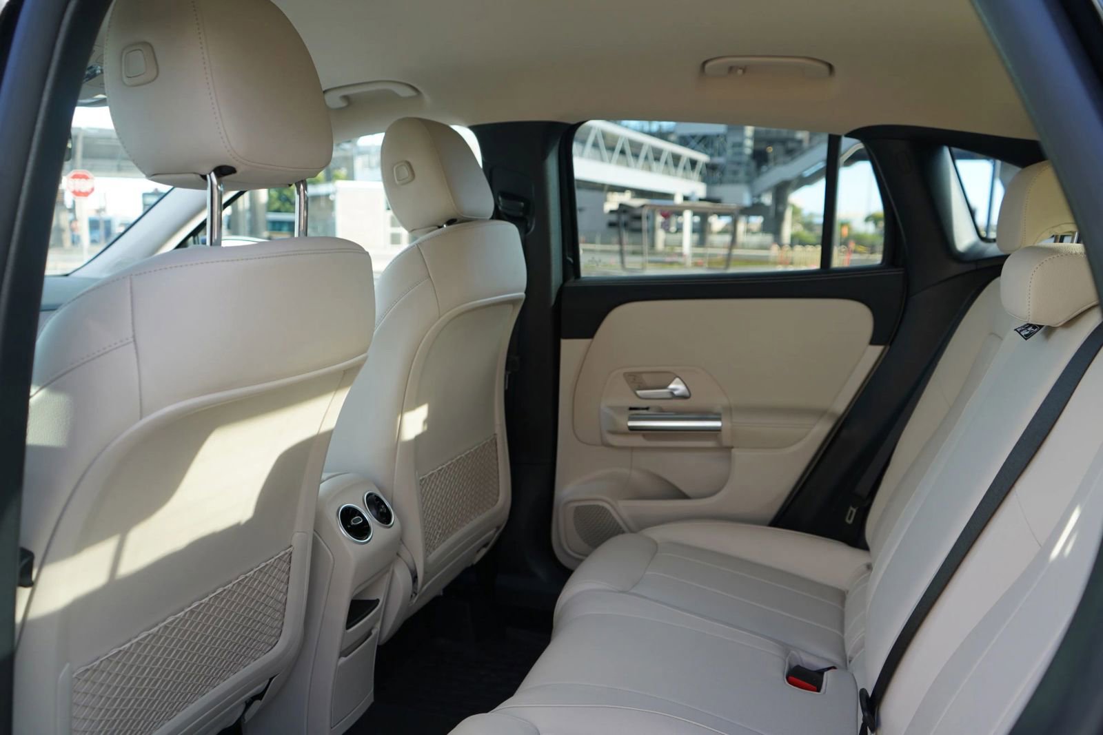 Used 2022 Mercedes-Benz GLA 250 4MATIC image 15