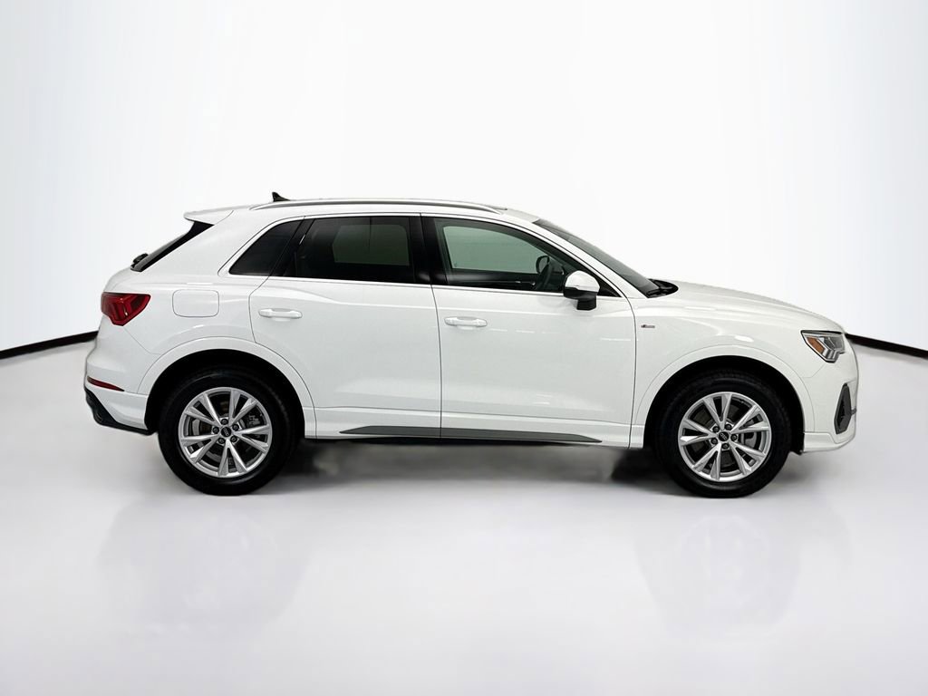 Used 2024 Audi Q3 2.0T Premium AWD/4WD image 4