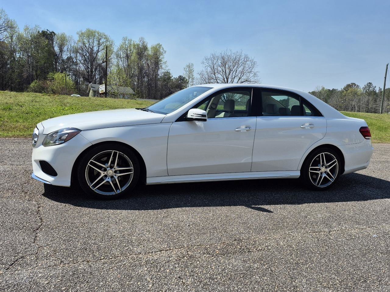 Used 2016 Mercedes-Benz E 350 Sedan image 3
