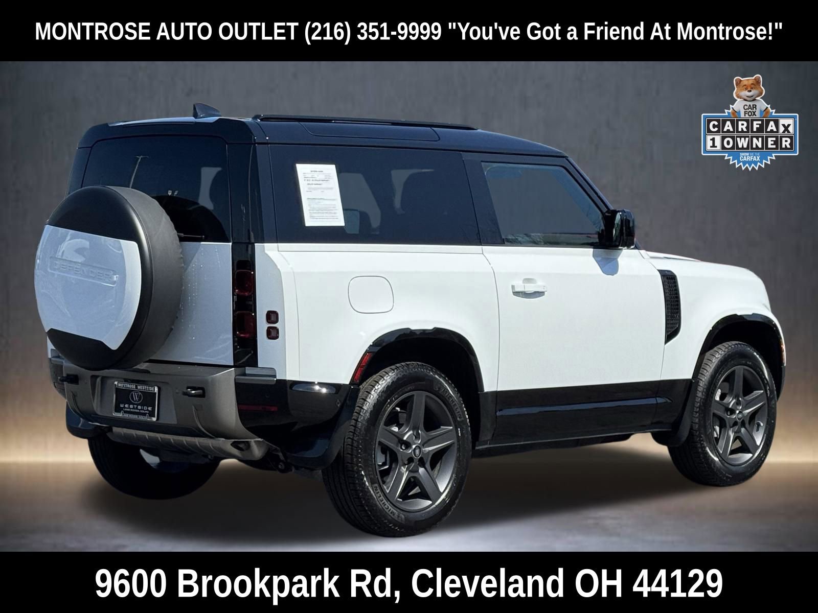 Used 2025 Land Rover Defender 90 X-Dynamic SE image 4