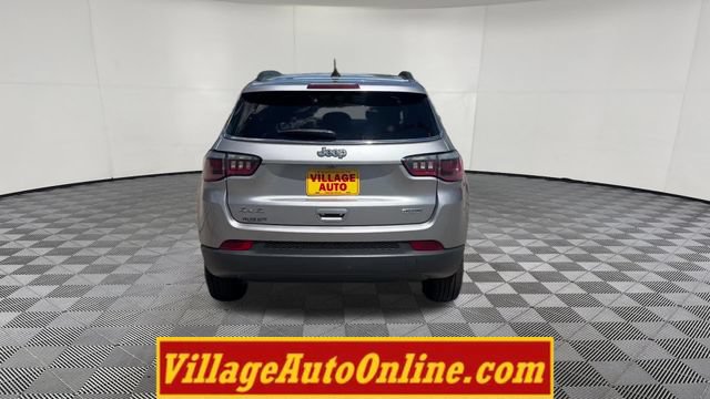 Used 2018 Jeep Compass Latitude w/ Popular Equipment Group AWD/4WD image 41