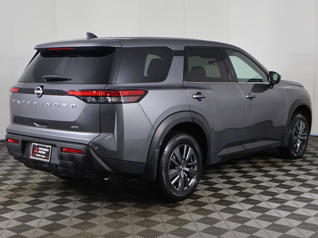 Used 2024 Nissan Pathfinder S image 9