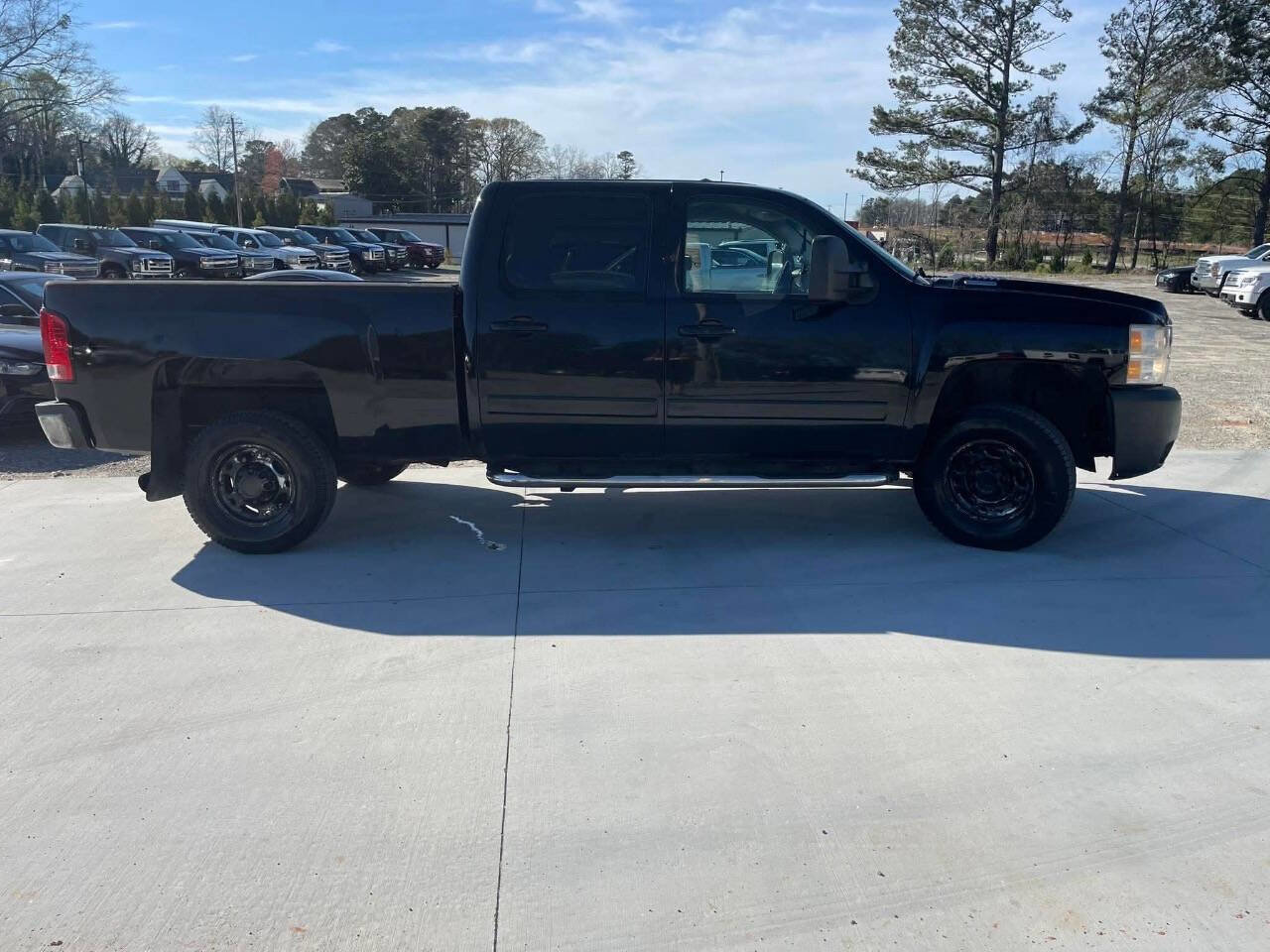 Used 2007 Chevrolet Silverado 2500 LTZ w/ Safety Package AWD/4WD image 8