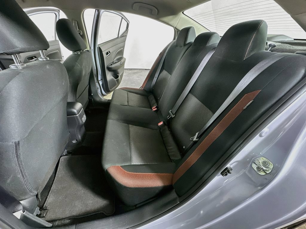 Used 2025 Nissan Versa SR FWD image 14