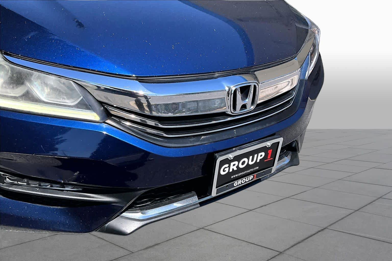 Used 2017 Honda Accord Sport image 29