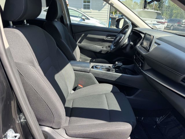 Used 2024 Nissan Rogue S AWD/4WD image 11