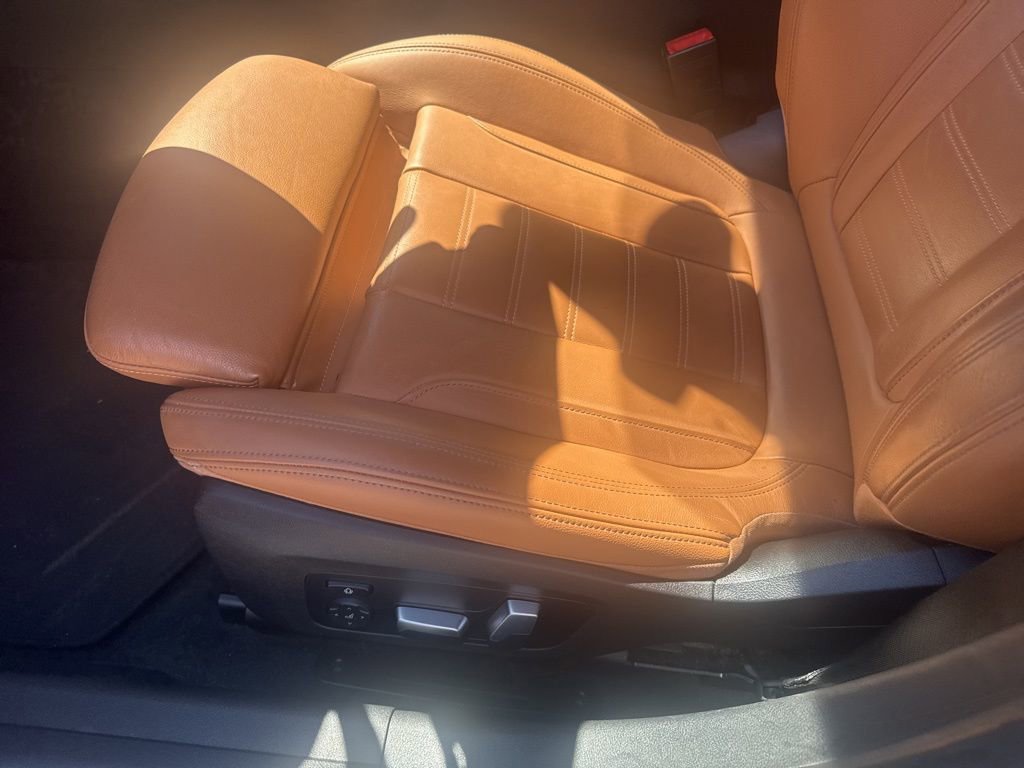 Used 2020 BMW 330i Sedan w/ Premium Package image 17