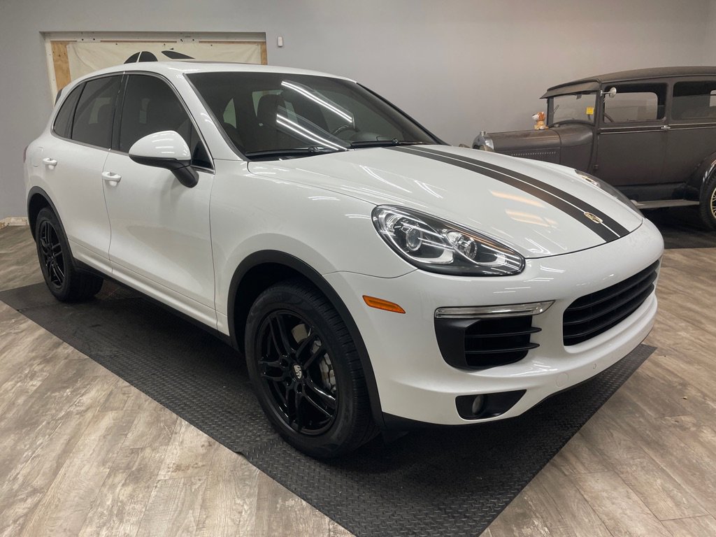 Used 2015 Porsche Cayenne S image 3