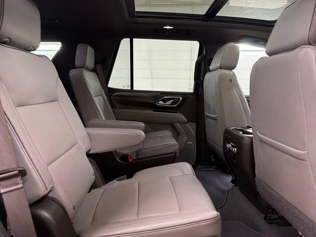 Used 2023 GMC Yukon SLT w/ SLT Premium Package RWD image 32