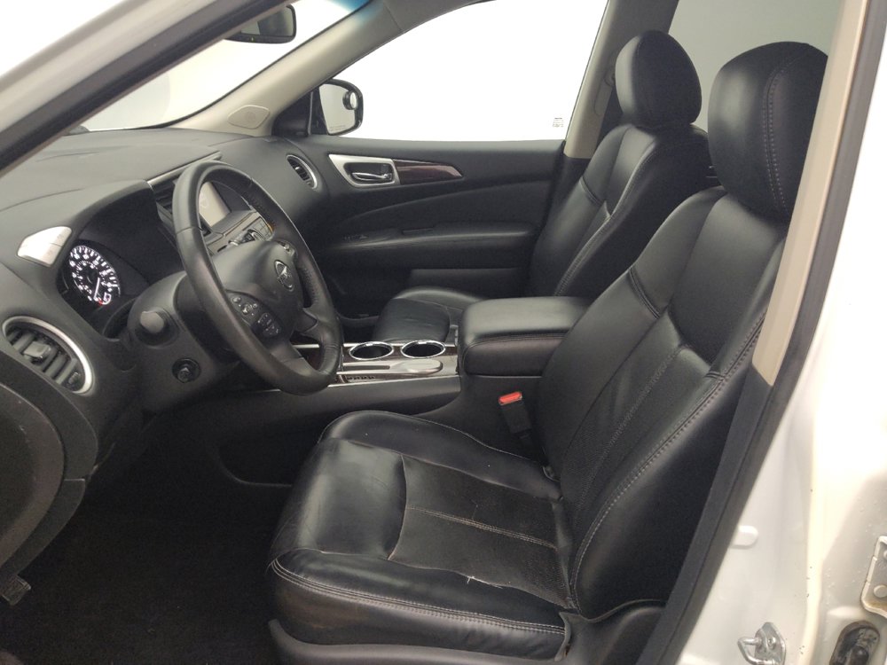 Used 2016 Nissan Pathfinder Platinum image 17