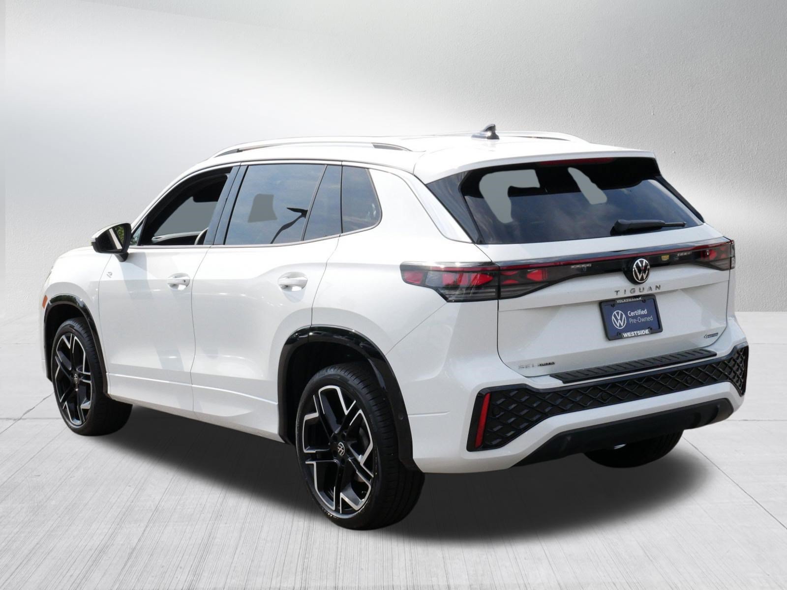 Certified 2026 Volkswagen Tiguan SEL R-Line AWD/4WD image 5