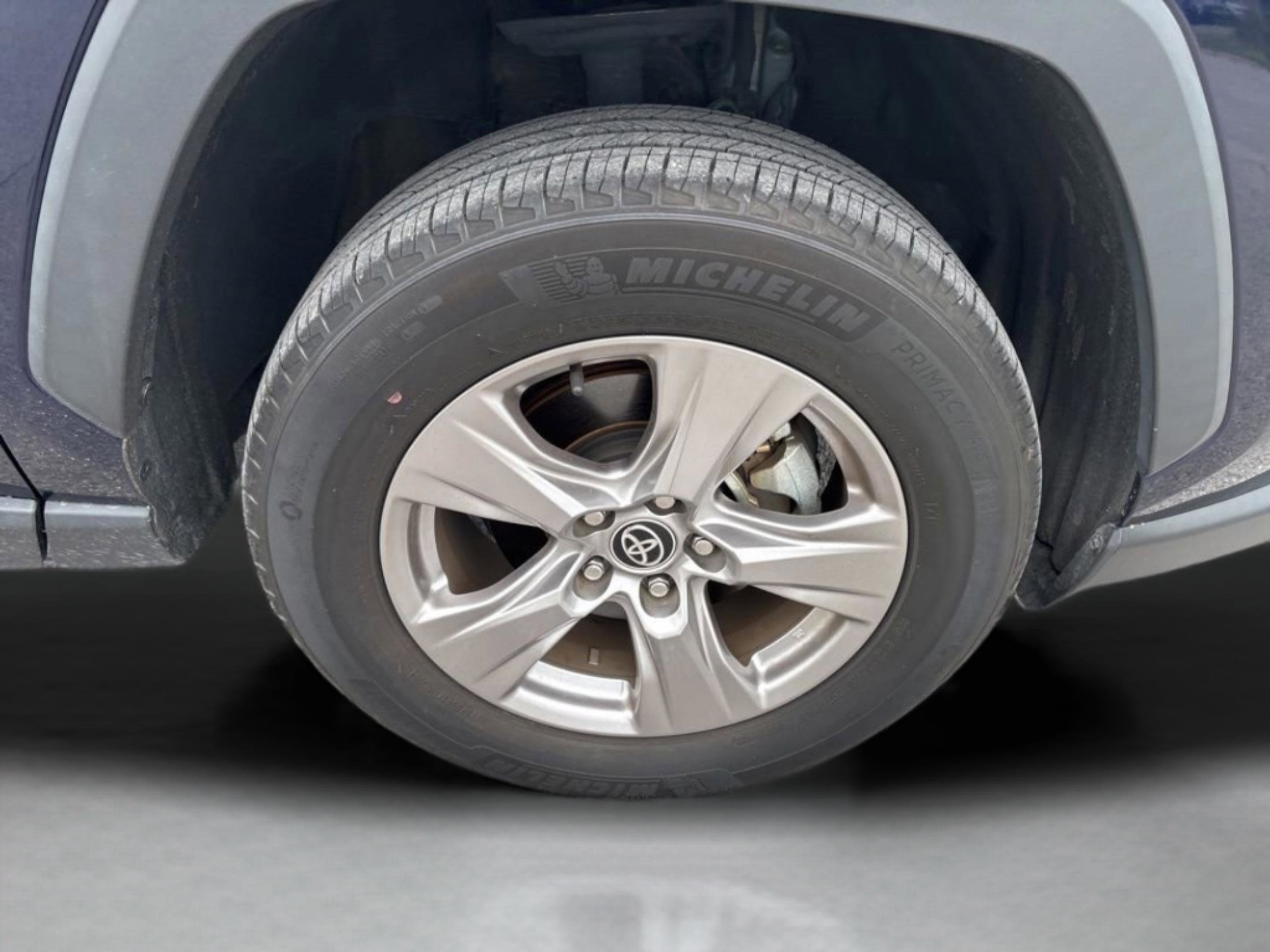 Certified 2022 Toyota RAV4 XLE FWD image 46