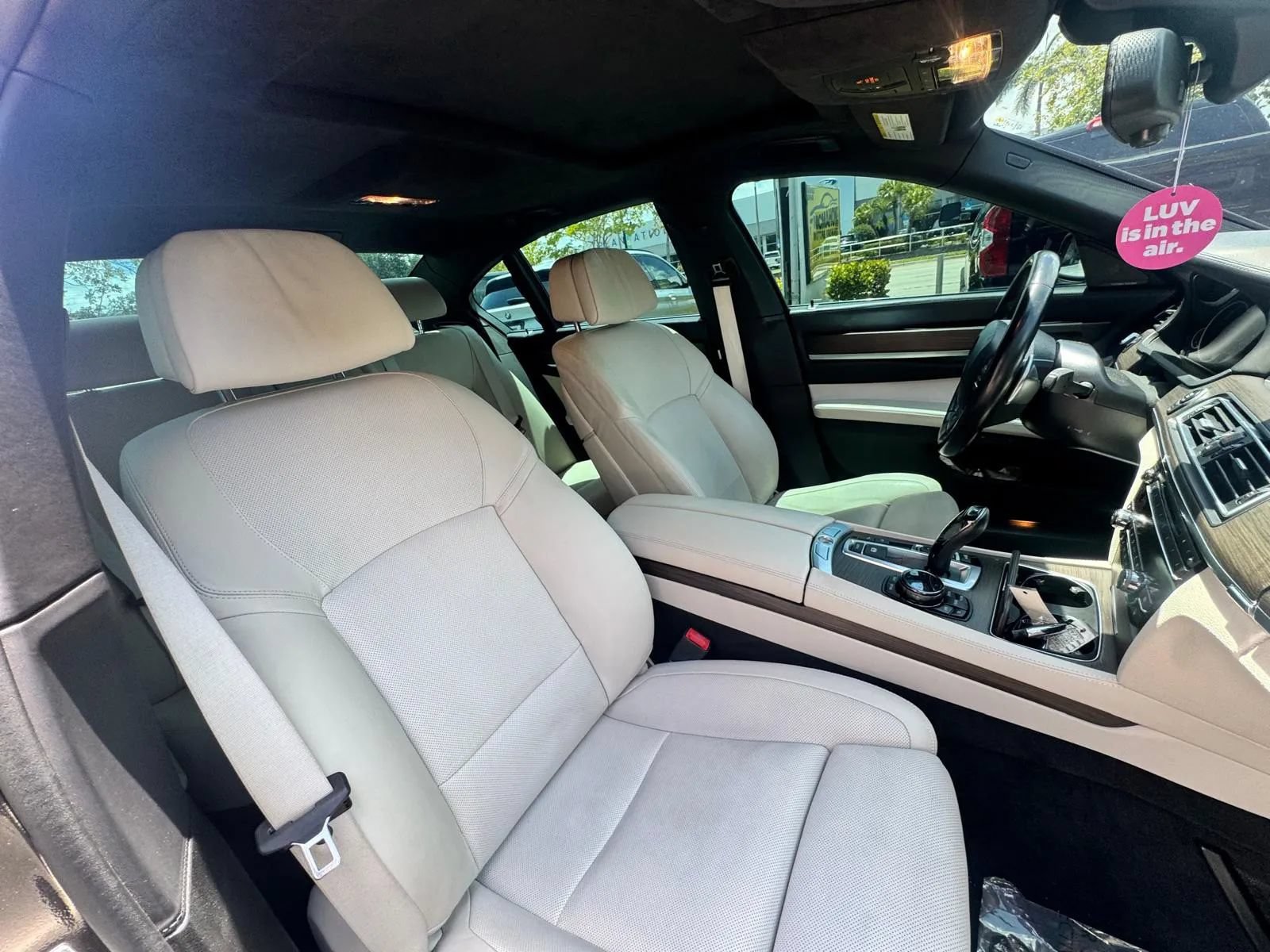 Used 2015 BMW 750i RWD image 22