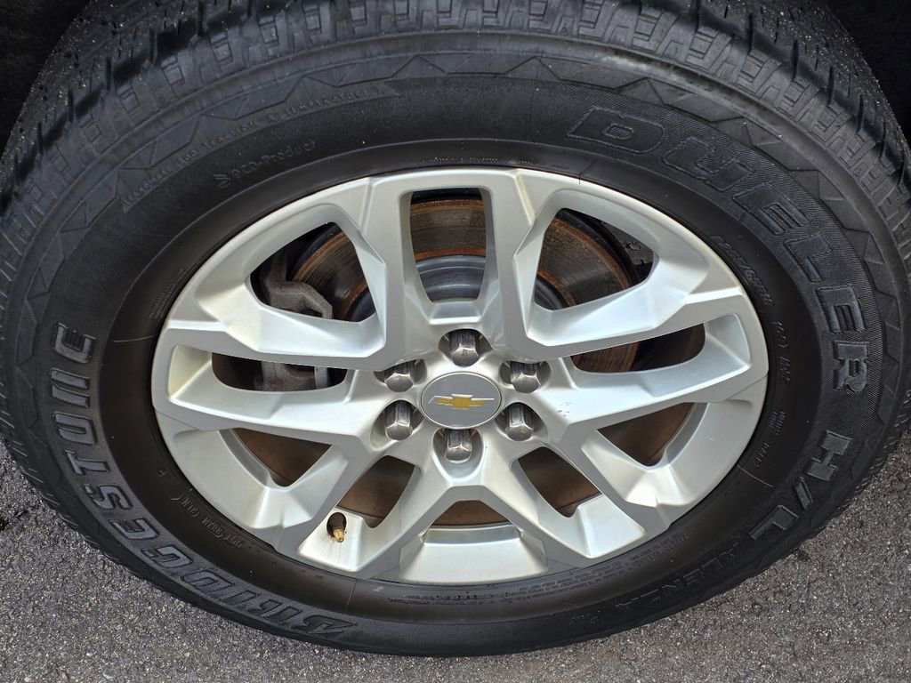 Used 2019 Chevrolet Traverse LS image 9