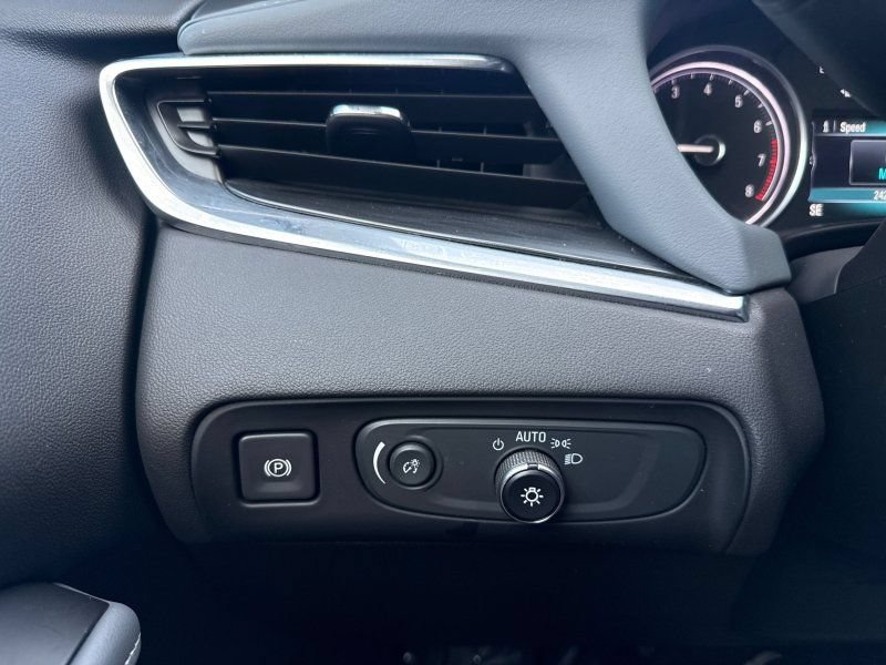 Used 2019 Buick Enclave Essence AWD/4WD image 33