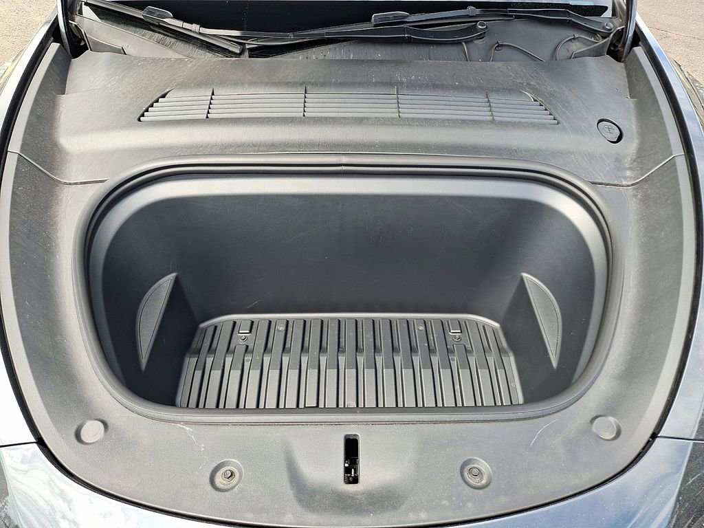 Used 2024 Tesla Model Y Long Range image 29