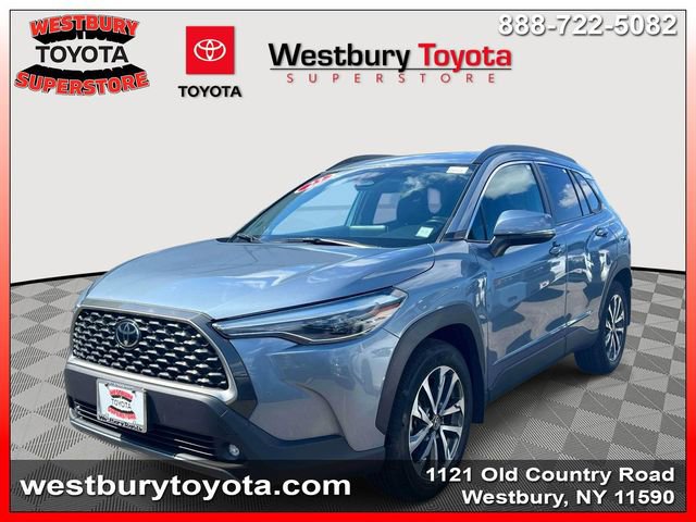 Used 2023 Toyota Corolla Cross XLE w/ Convenience Package image 5