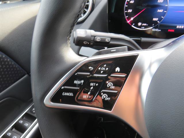 Used 2025 Mercedes-Benz GLA 250 4MATIC image 11