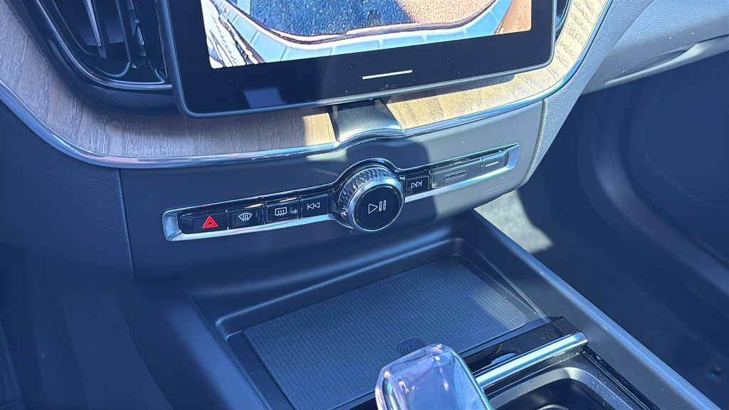 New 2027 Volvo XC60 B5 Plus AWD/4WD image 21