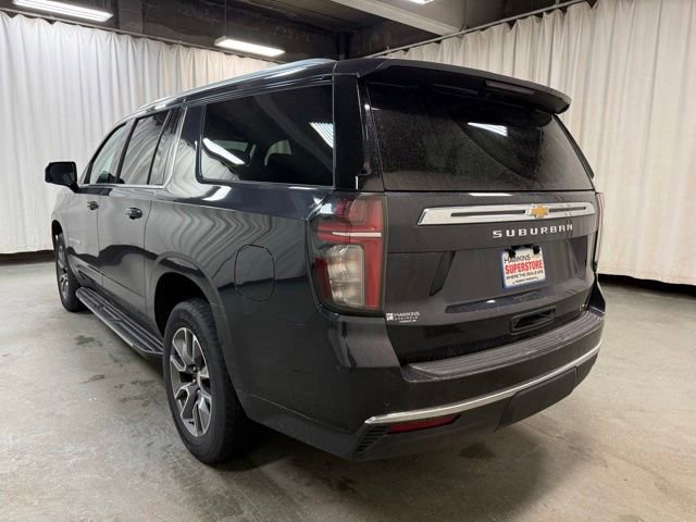 Used 2022 Chevrolet Suburban LT w/ Luxury Package AWD/4WD image 9