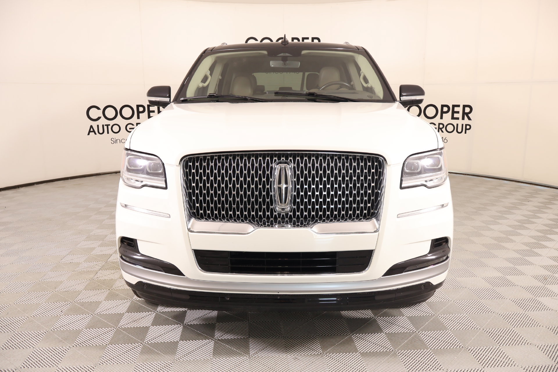 Used 2023 Lincoln Navigator Reserve AWD/4WD image 9