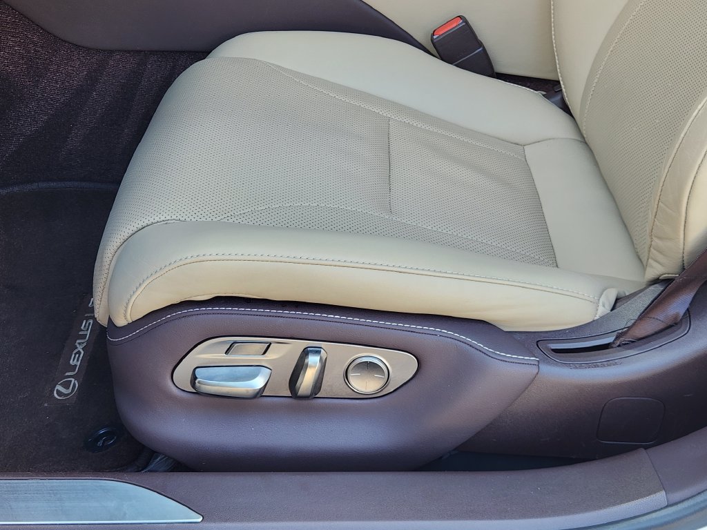 Used 2020 Lexus LS 500 w/ Accessory Package (Z2) RWD image 24