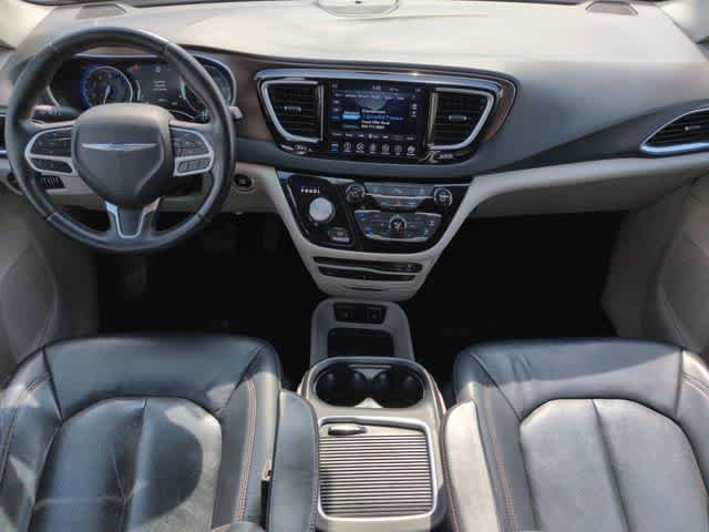 Used 2018 Chrysler Pacifica Touring-L Plus image 15