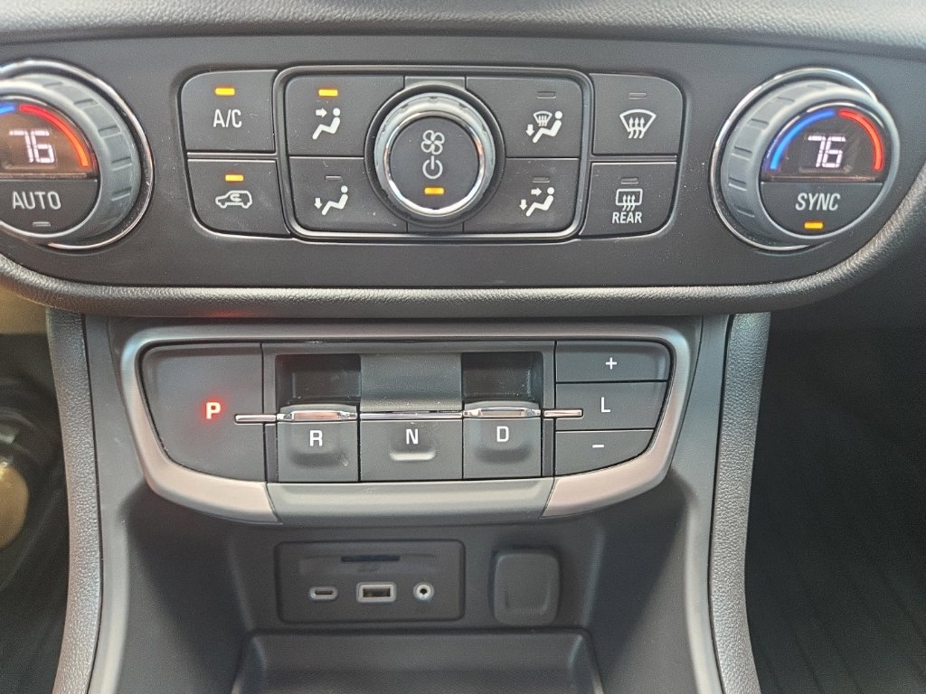Used 2024 GMC Terrain AT4 AWD/4WD image 30