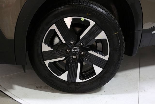 New 2026 Nissan Kicks SV w/ SV Premium Package AWD/4WD image 2
