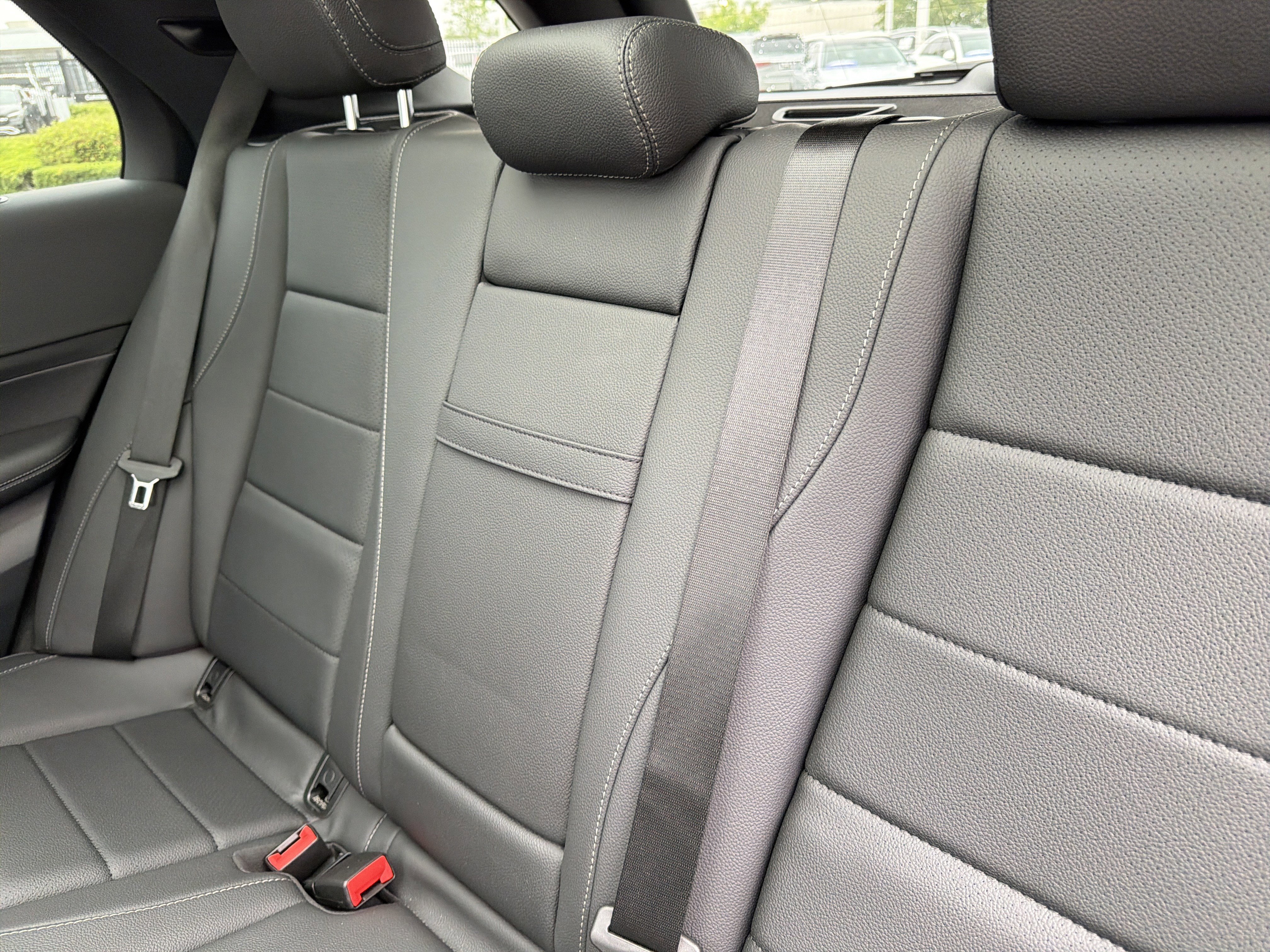 Used 2024 Mercedes-Benz GLE 450 4MATIC image 33