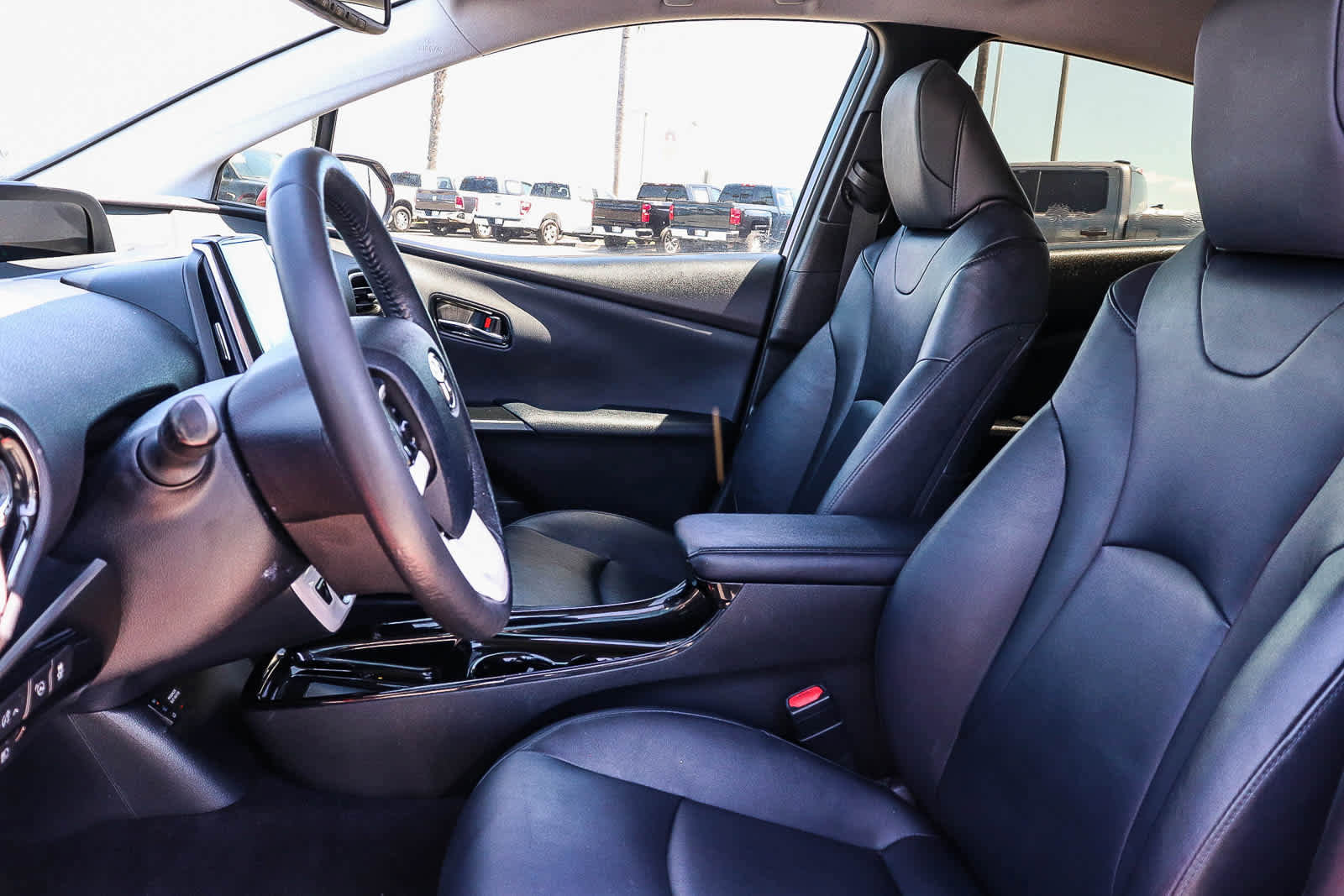 Used 2017 Toyota Prius Prime Advanced w/ Carpet Mat Package FWD image 26