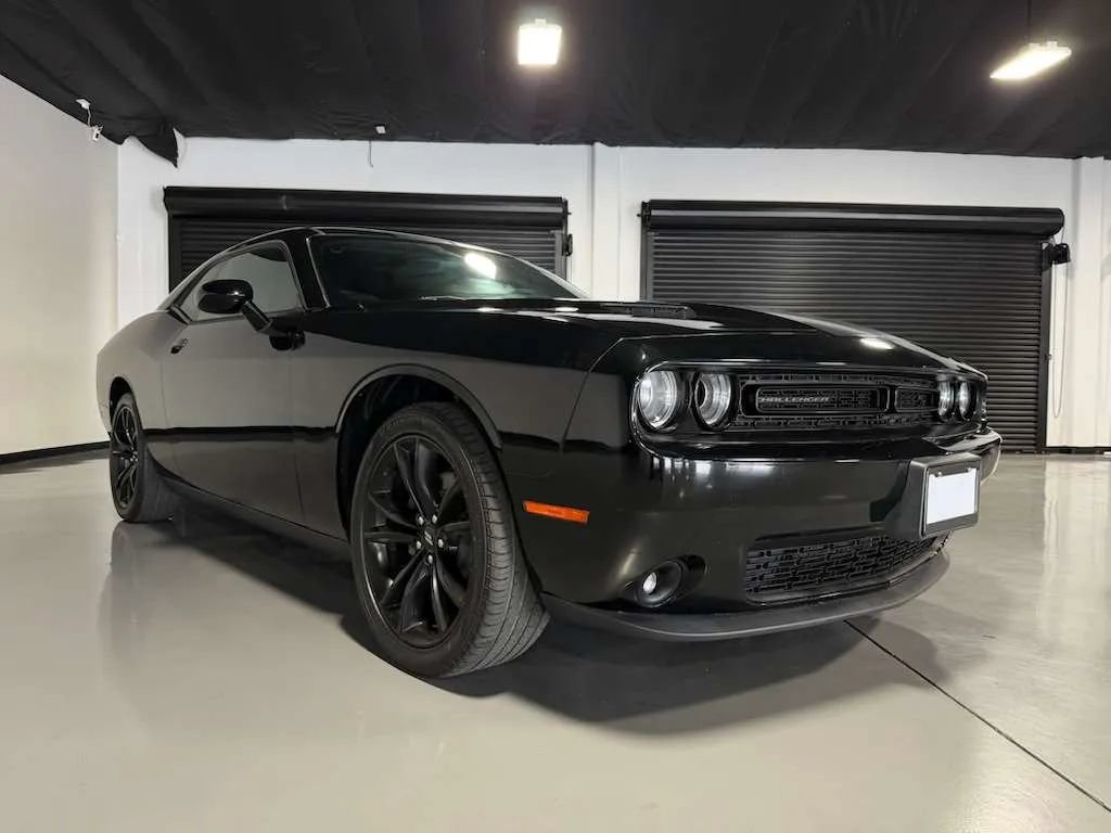 Used 2016 Dodge Challenger R/T w/ Blacktop Package RWD image 3
