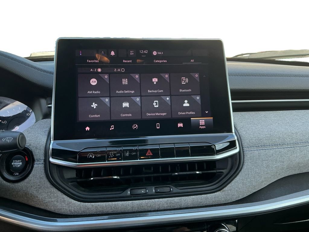 Used 2024 Jeep Compass Latitude image 16