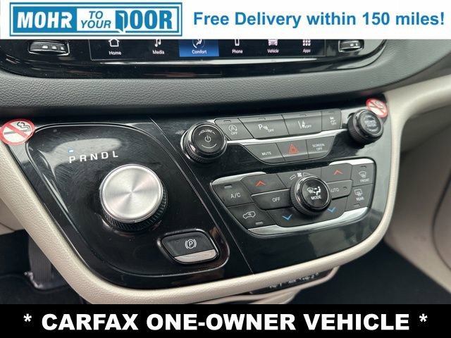 Used 2024 Chrysler Pacifica Touring-L image 17