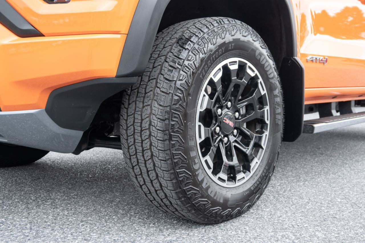 Used 2026 GMC Canyon AT4 w/ AT4 Premium Package AWD/4WD image 19