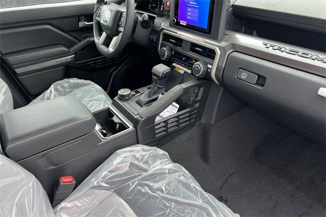 Used 2025 Toyota Tacoma TRD Sport image 12
