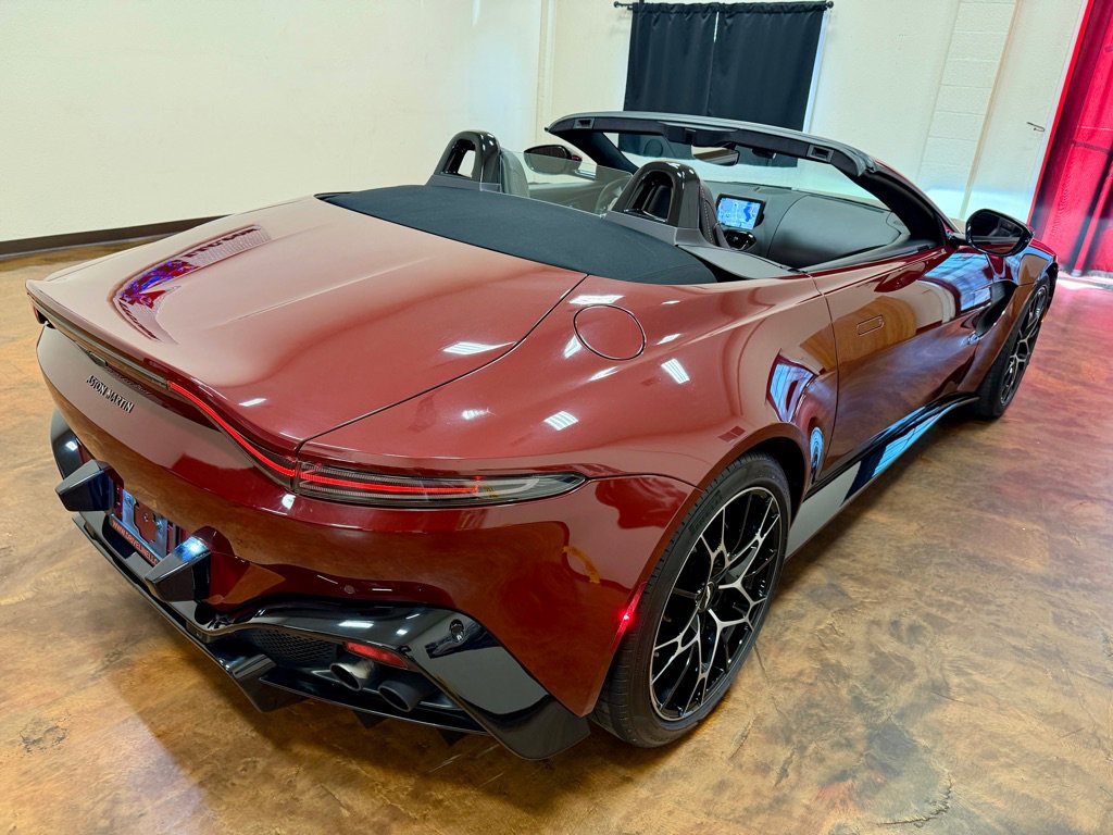 Used 2021 Aston Martin V8 Vantage Roadster image 9