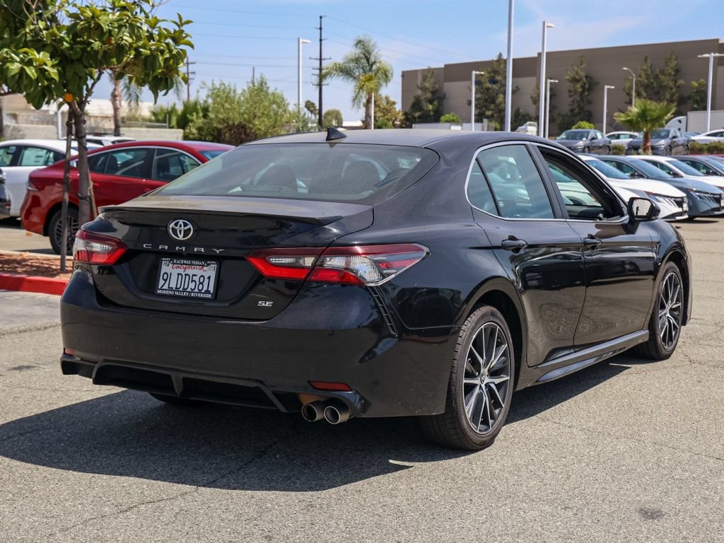 Used 2024 Toyota Camry SE FWD image 4