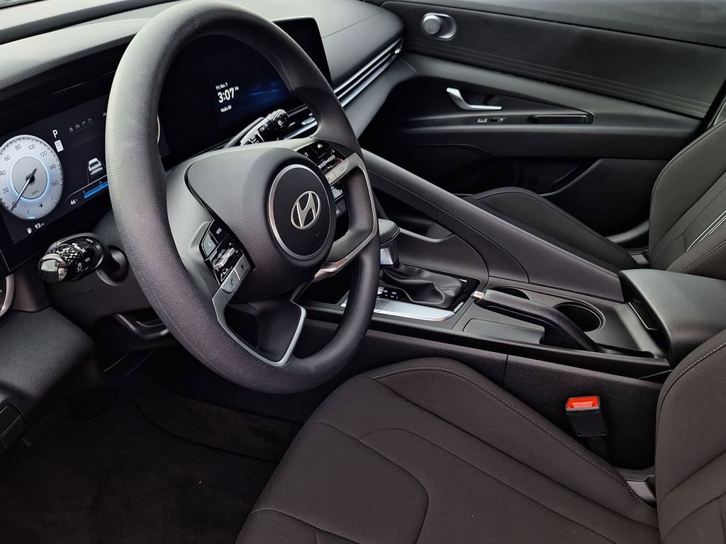 Used 2024 Hyundai Elantra SEL image 10