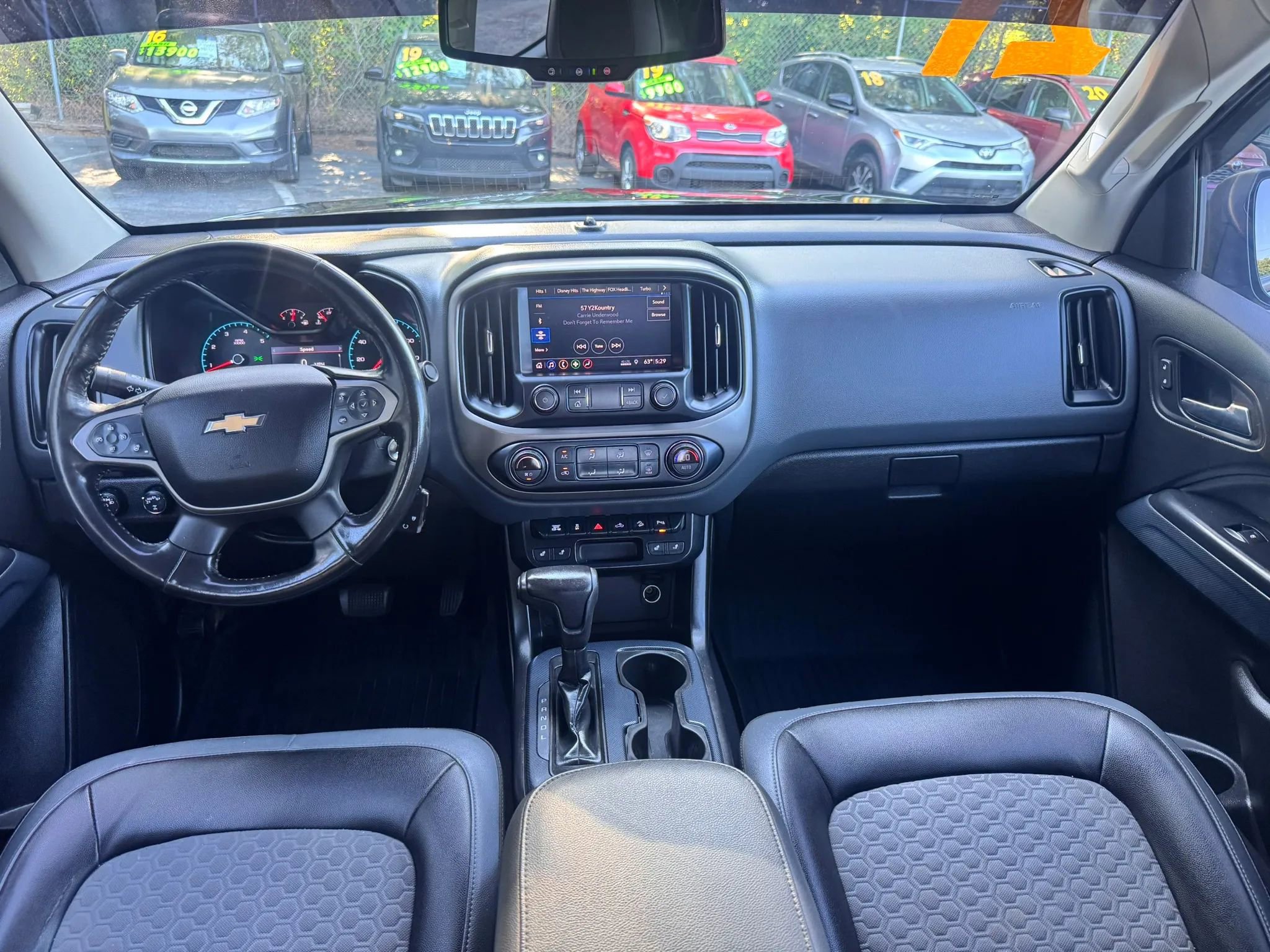 Used 2019 Chevrolet Colorado Z71 AWD/4WD image 16