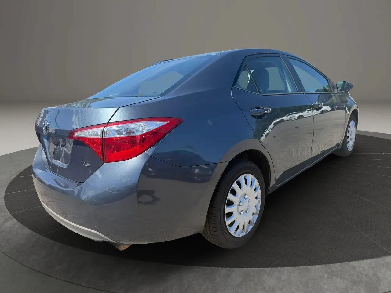 Used 2016 Toyota Corolla LE FWD image 7