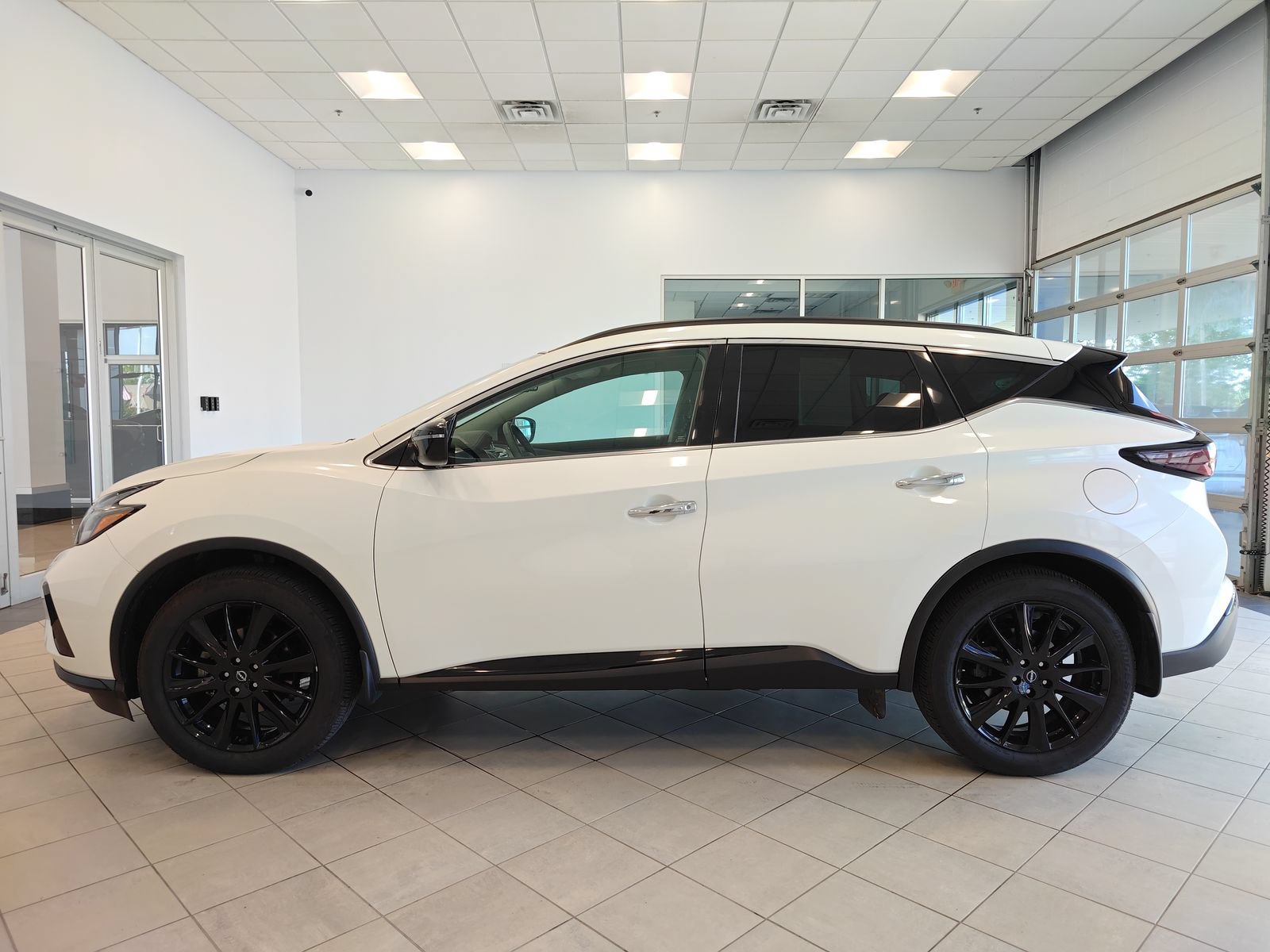 Used 2023 Nissan Murano SV w/ SV Midnight Edition Package AWD/4WD image 6