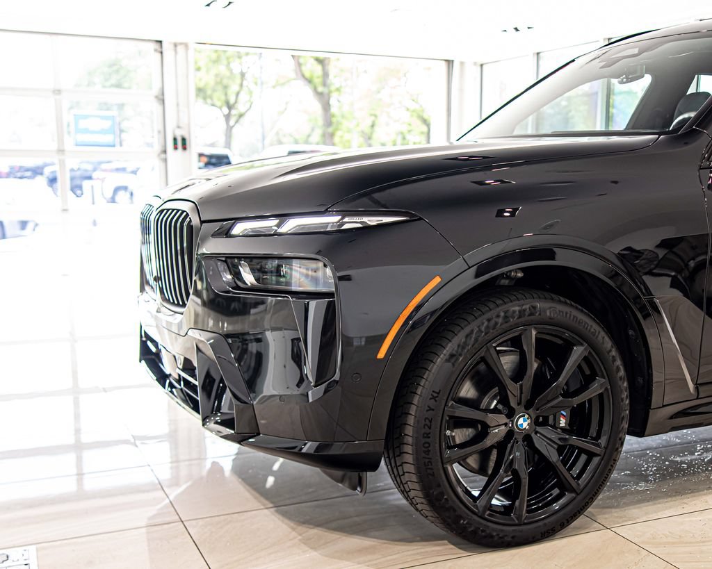 Used 2026 BMW X7 xDrive40i w/ M Sport Package AWD/4WD image 4