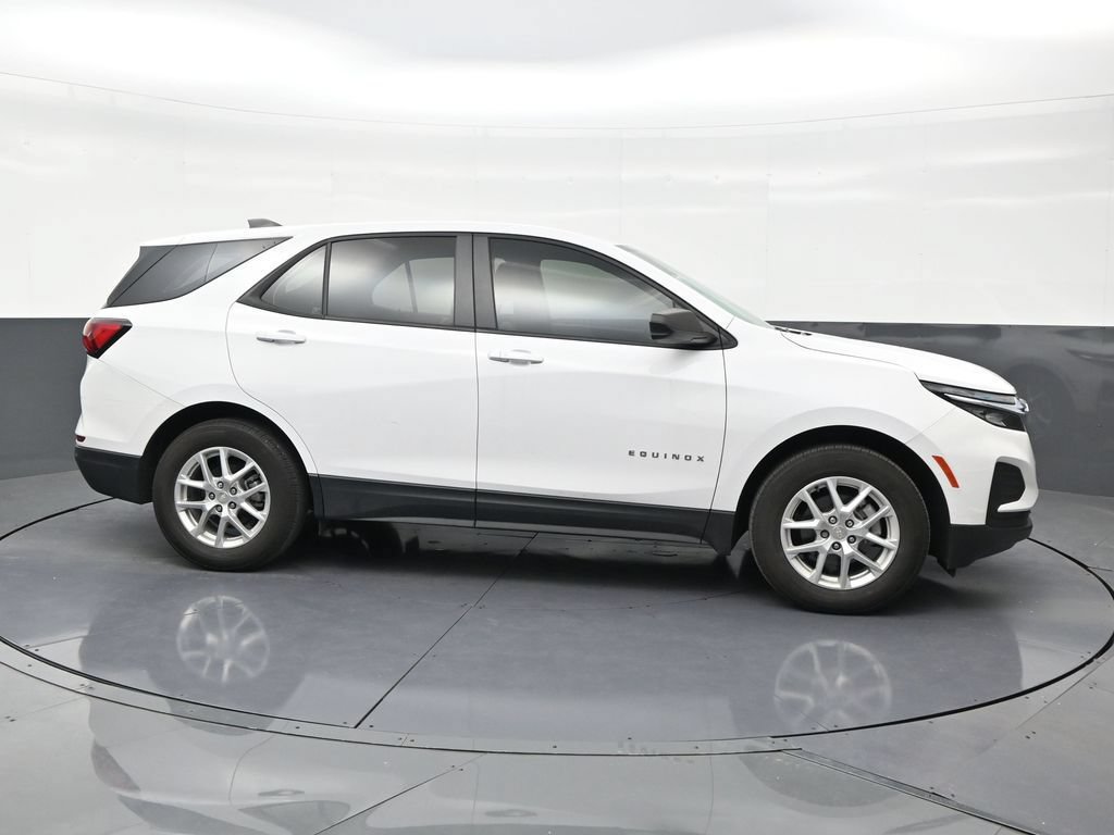 Used 2024 Chevrolet Equinox LS w/ Driver Confidence II Package FWD image 6