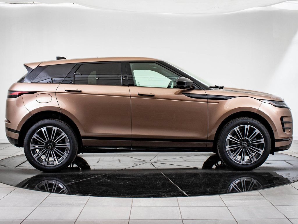 Used 2026 Land Rover Range Rover Evoque Dynamic SE AWD/4WD image 11