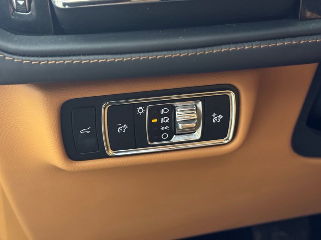 Certified 2025 Lincoln Aviator Black Label w/ Jet Appearance Package image 21