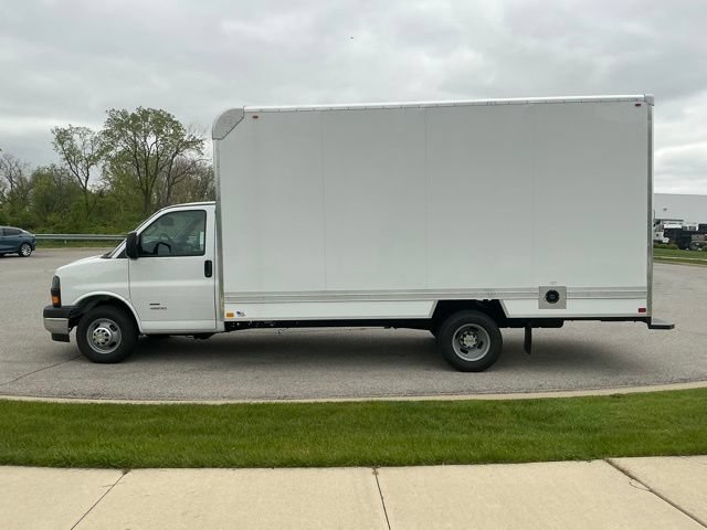 New 2026 Chevrolet Express 4500 w/ Power Convenience Package RWD image 8
