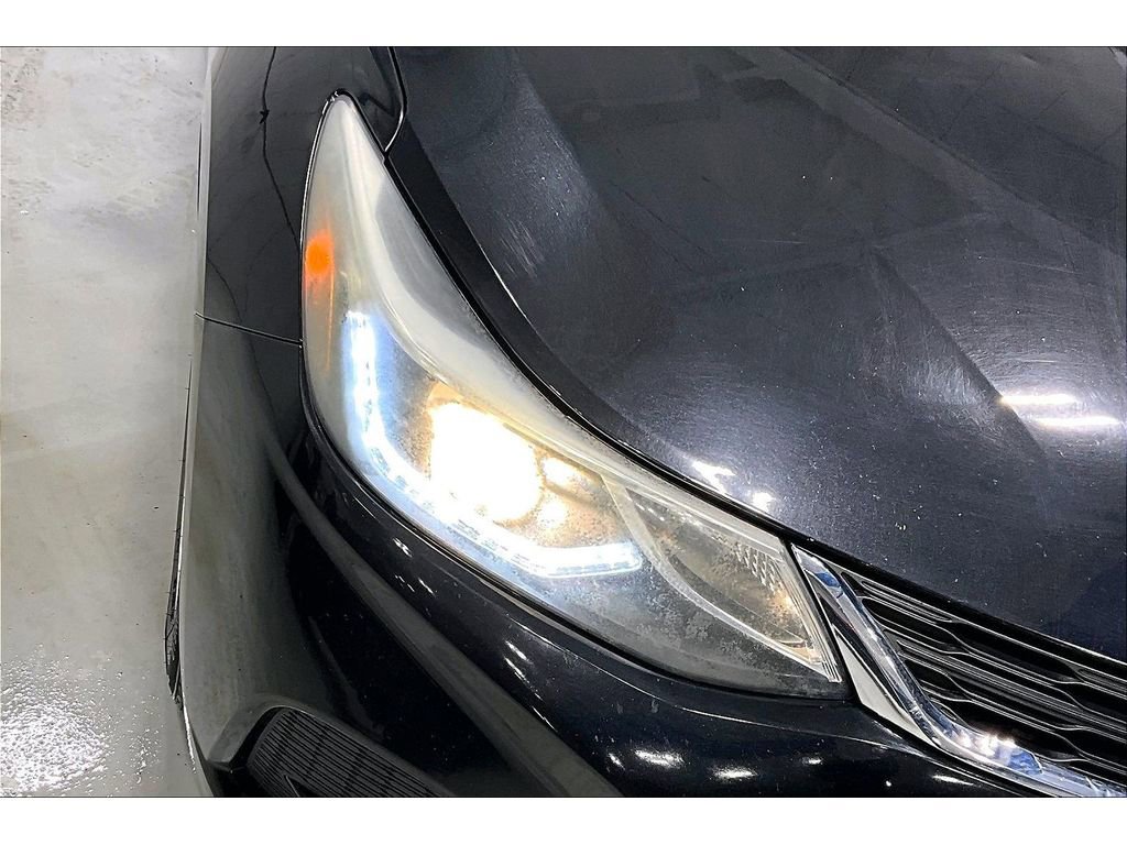 Used 2018 Chevrolet Cruze LT w/ Convenience Package image 28