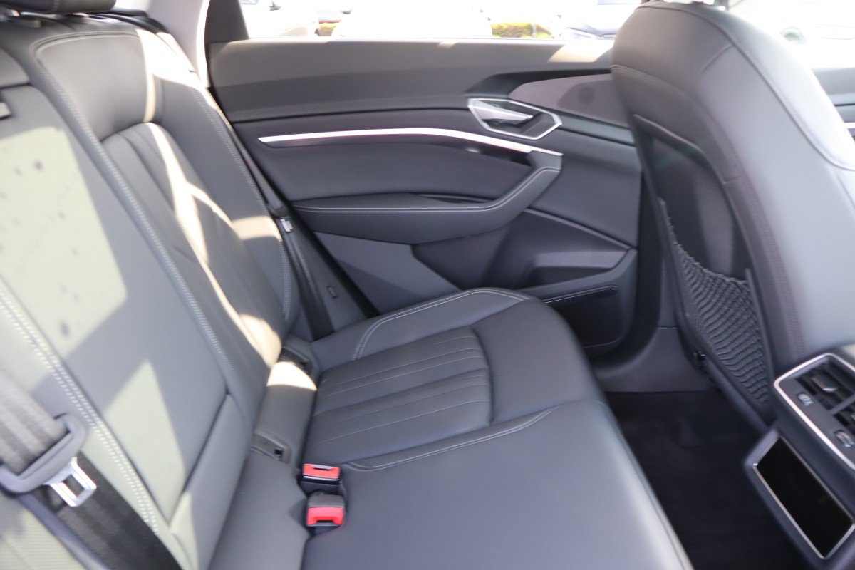 Used 2021 Audi e-tron Premium Plus w/ Premium Plus Package AWD/4WD image 15