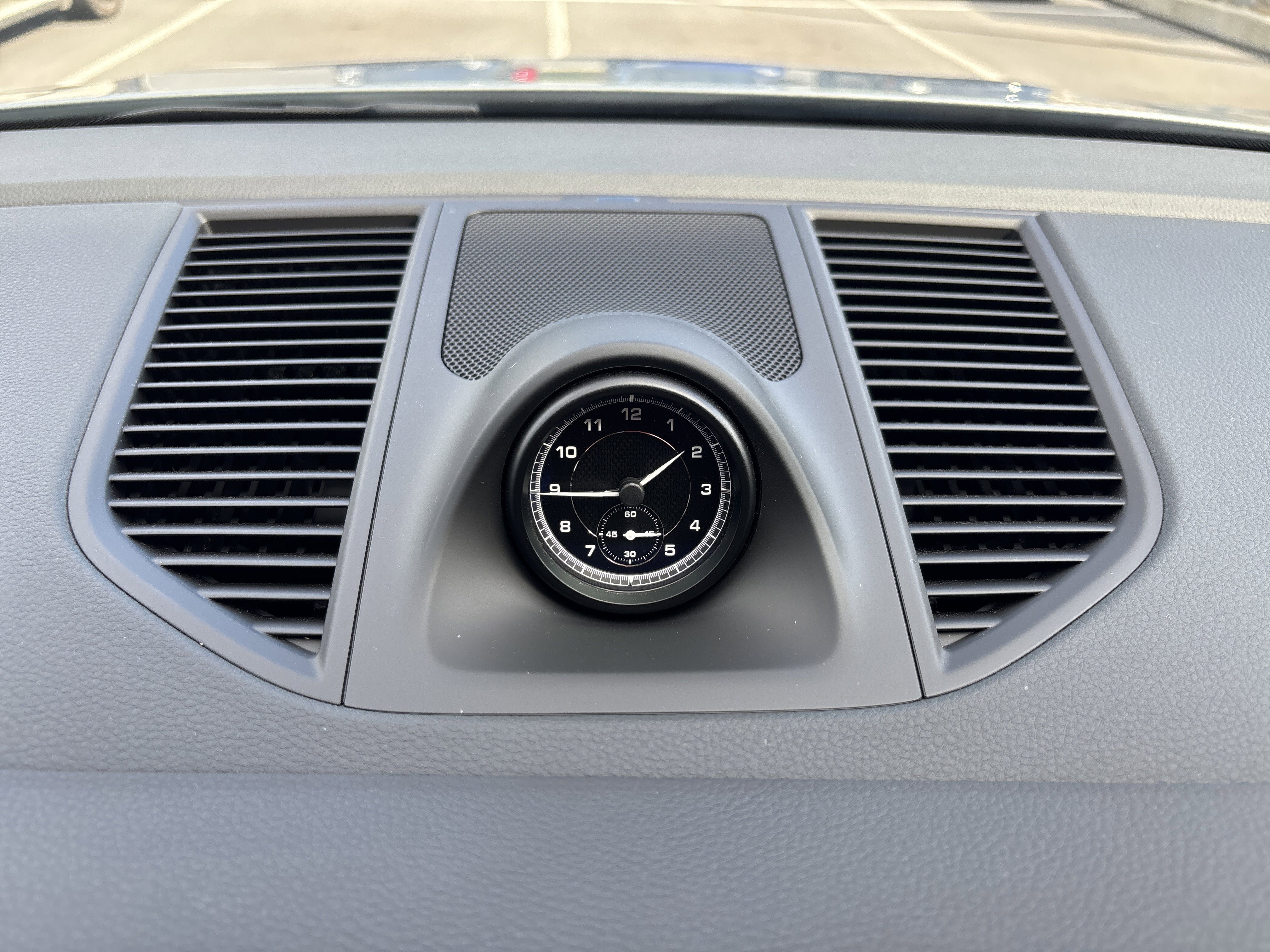 Certified 2025 Porsche Macan image 23